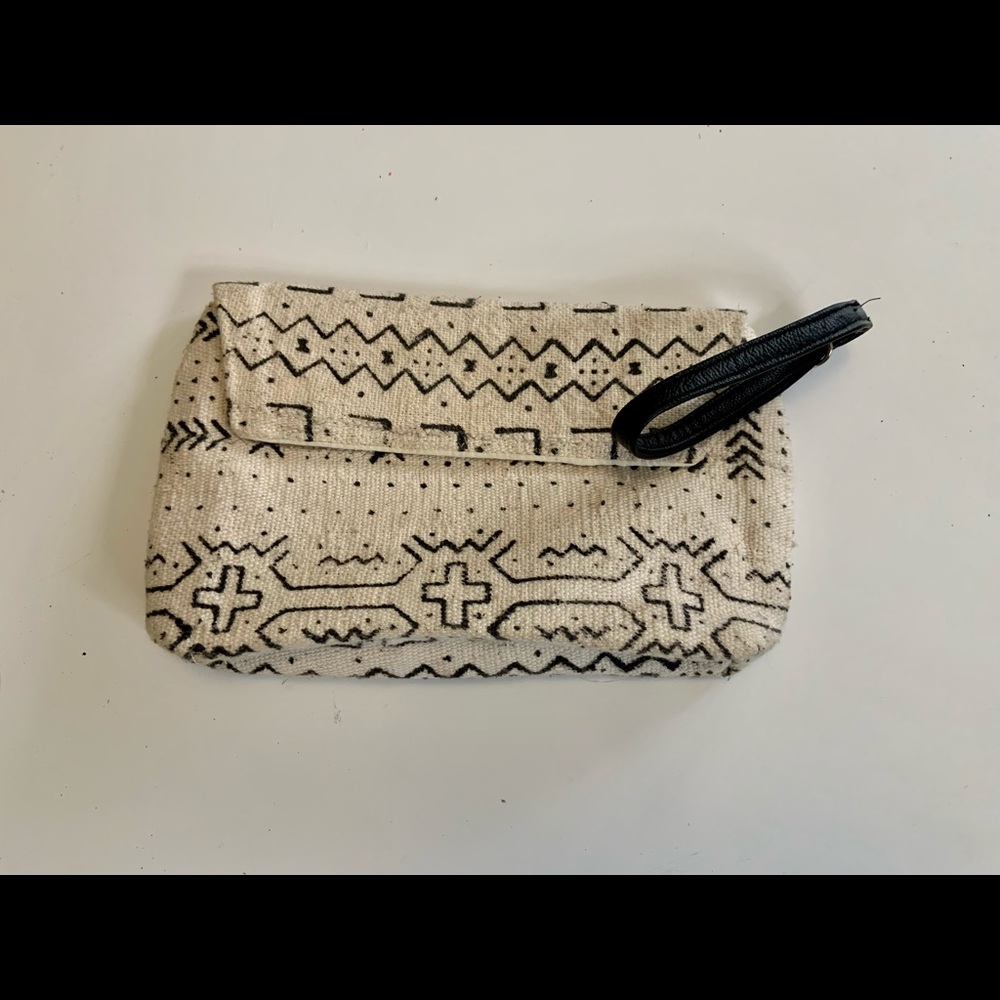 Artisan wristlet